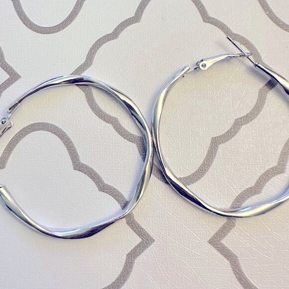 Circle Hoop 50 Twist Earrings for Women Metal Accessories Silver Color - Picture 2 of 3